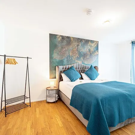 Lit Living: Luxus - Box Spring - Parking - Terrace *