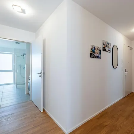 Lit Living: Luxus - Box Spring - Parking - Terrace Apartment *