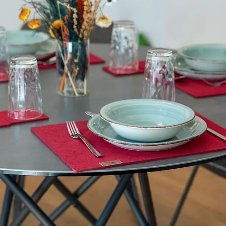 Lit Living: Luxus - Box Spring - Parking - Terrace *