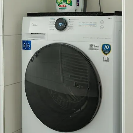 Lit Living: Luxus - Box Spring - Parking - Terrace Λουντβιγκσχάφεν