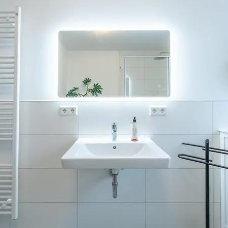 Lit Living: Luxus - Box Spring - Parking - Terrace لودويغشافن ام ري