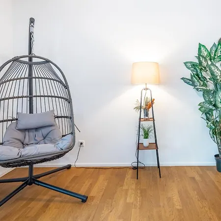 Lit Living: Luxus - Box Spring - Parking - Terrace لودويغشافن ام ري