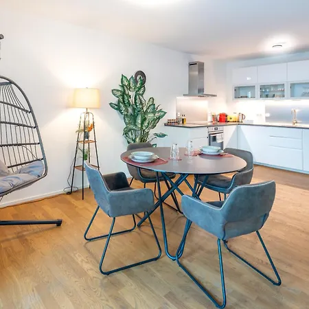 Lit Living: Luxus - Box Spring - Parking - Terrace
