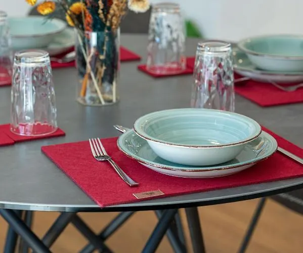 Lit Living: Luxus - Box Spring - Parking - Terrace *